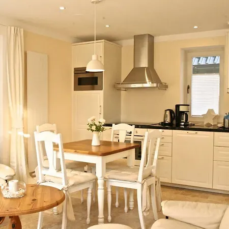 Gaesthuus - Urlaub Aan De Ostsee Nyaraló *